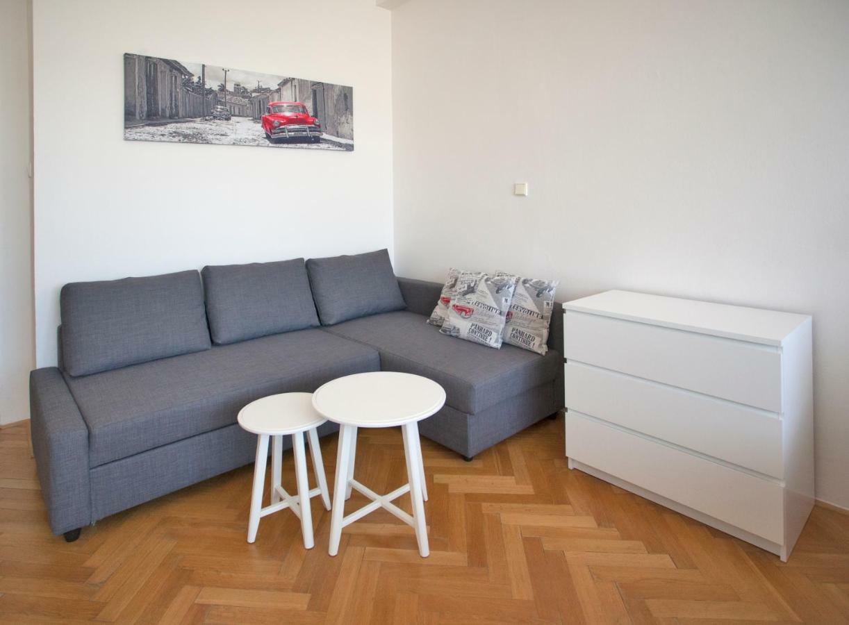 Casa Anna Opletalova Lägenhet